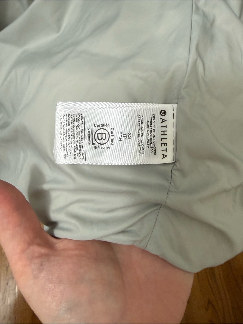 Athleta Metallic Silver Puffer Vest - Silver - Picture 4 of 9